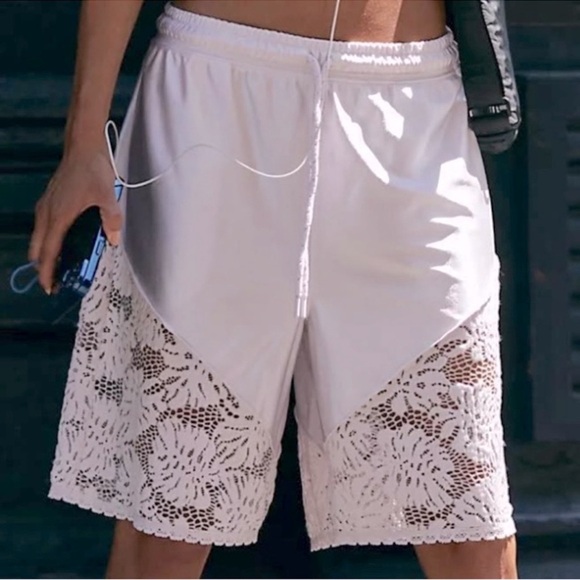 New Free People Movement Roster Satin Lace Trim Baggy Long Shorts White Medium - Picture 1 of 11